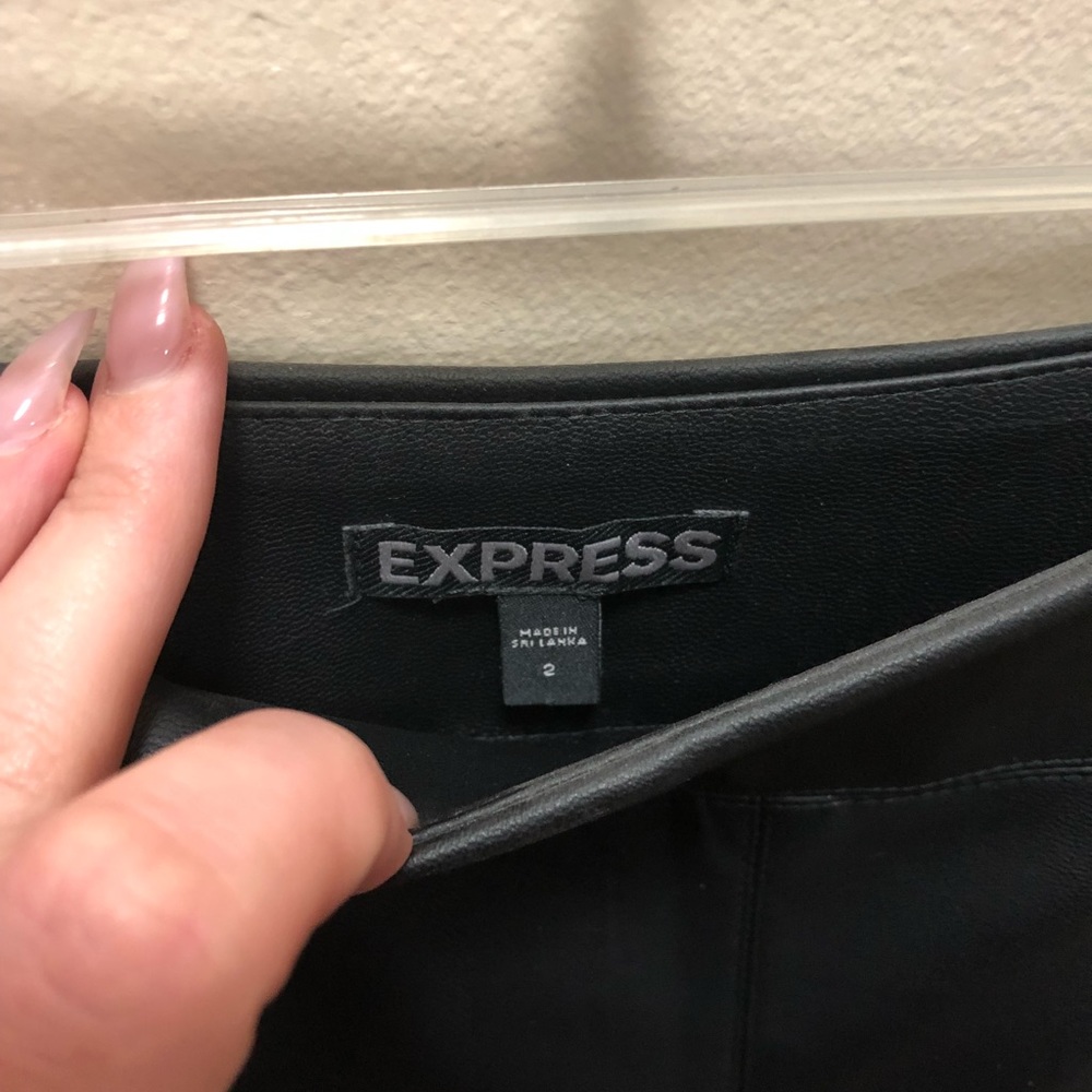 Express faux leather skirt - Picture 2 of 3